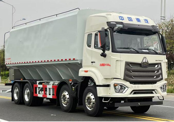 散裝飼料運(yùn)輸車(chē)