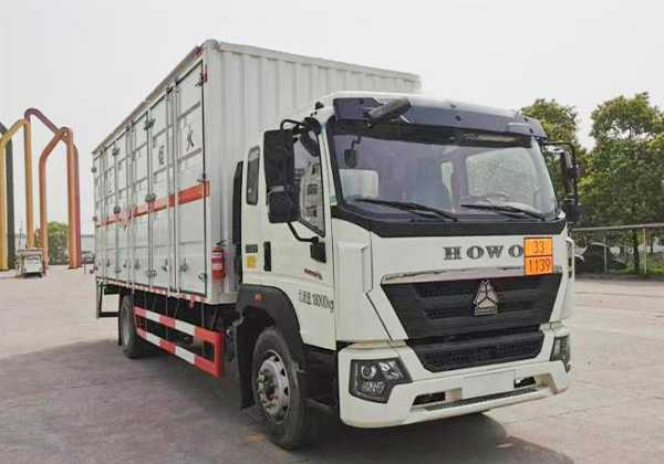 易燃液體廂式運(yùn)輸車(chē)